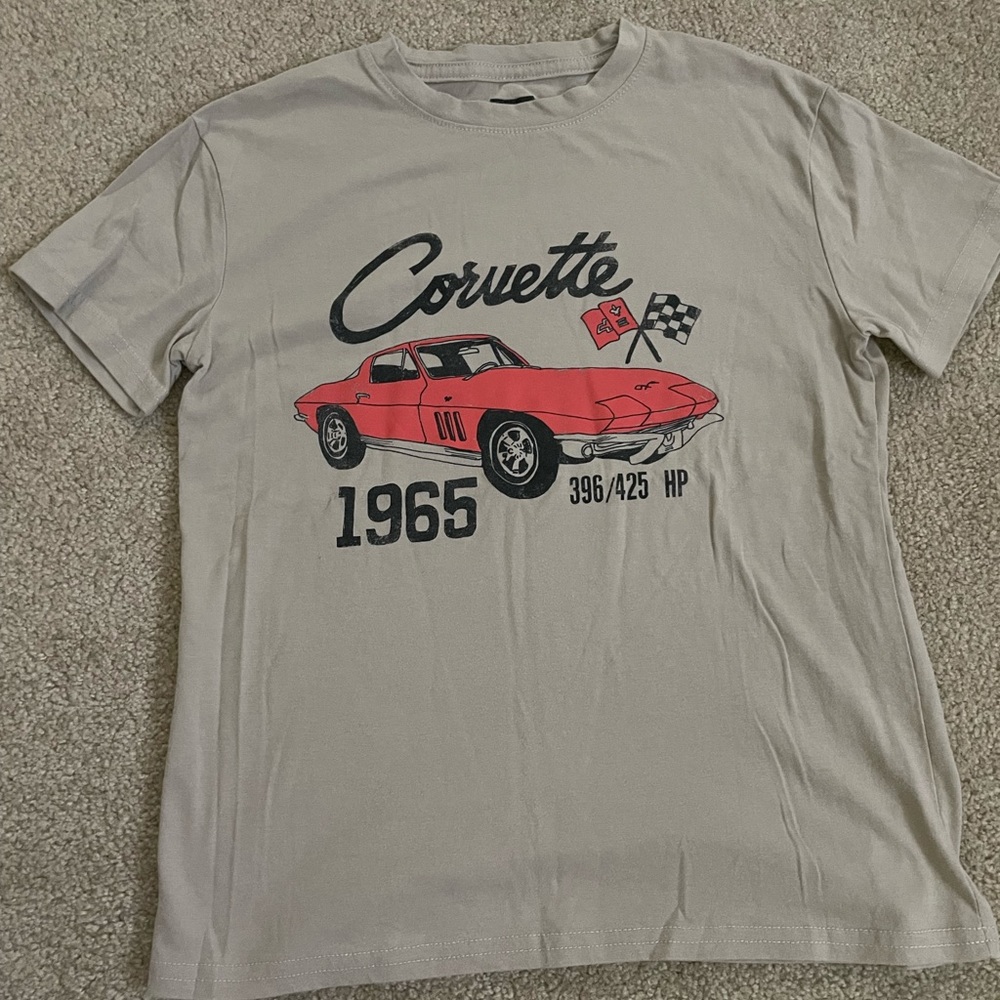 Tan graphic Corvette tee Size S